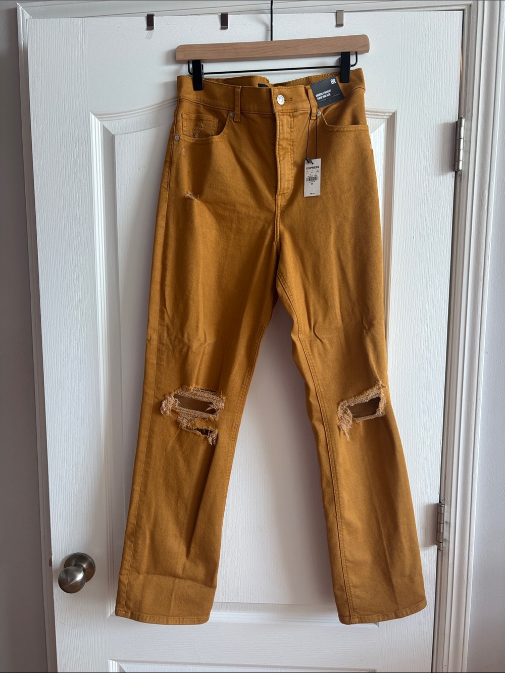 Express Straight-Leg Distressed Jeans in Mustard